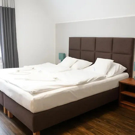 Kompleks Wypoczynkowo-konferencyjny Mazur-syrenka 3* Krutyn